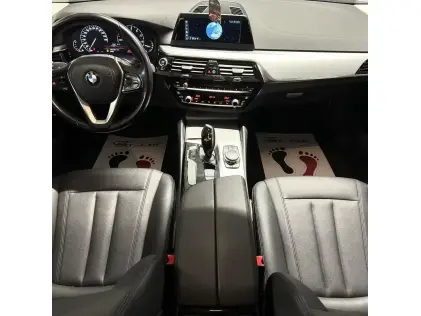 BMW 520i Automaat|99.000KmSportLine|Leder|Navi|Garantie|