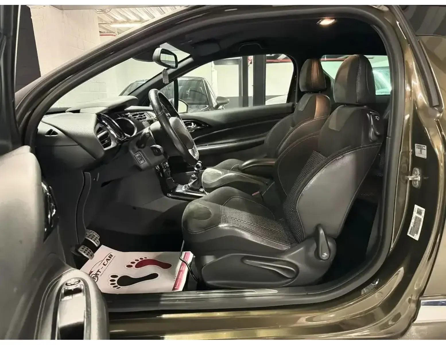 Citroen Ds3 1.6i Benzin|Navi|Airco|Alcantara|Gekeurd|