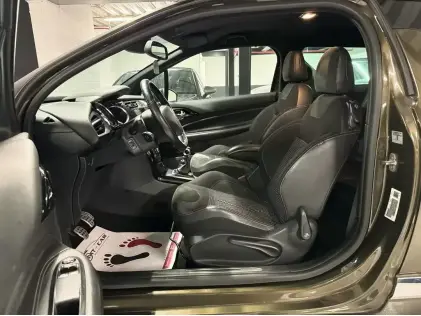 Citroen Ds3 1.6i Benzin|Navi|Airco|Alcantara|Gekeurd|
