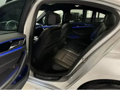 BMW 530e HYBRID //M PACK