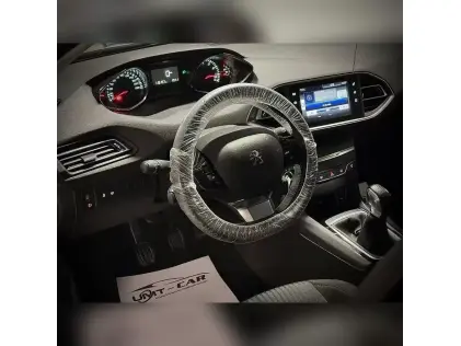 Peugeot 308 1.2i PureTech – Zeer Proper & Compleet Uitgerust!
