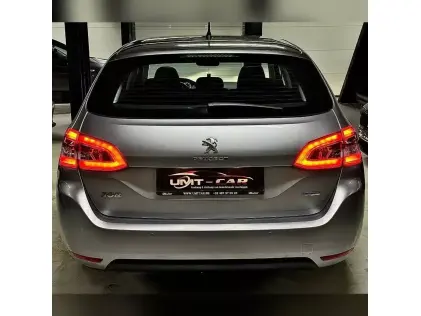 Peugeot 308 1.2i PureTech – Zeer Proper & Compleet Uitgerust!