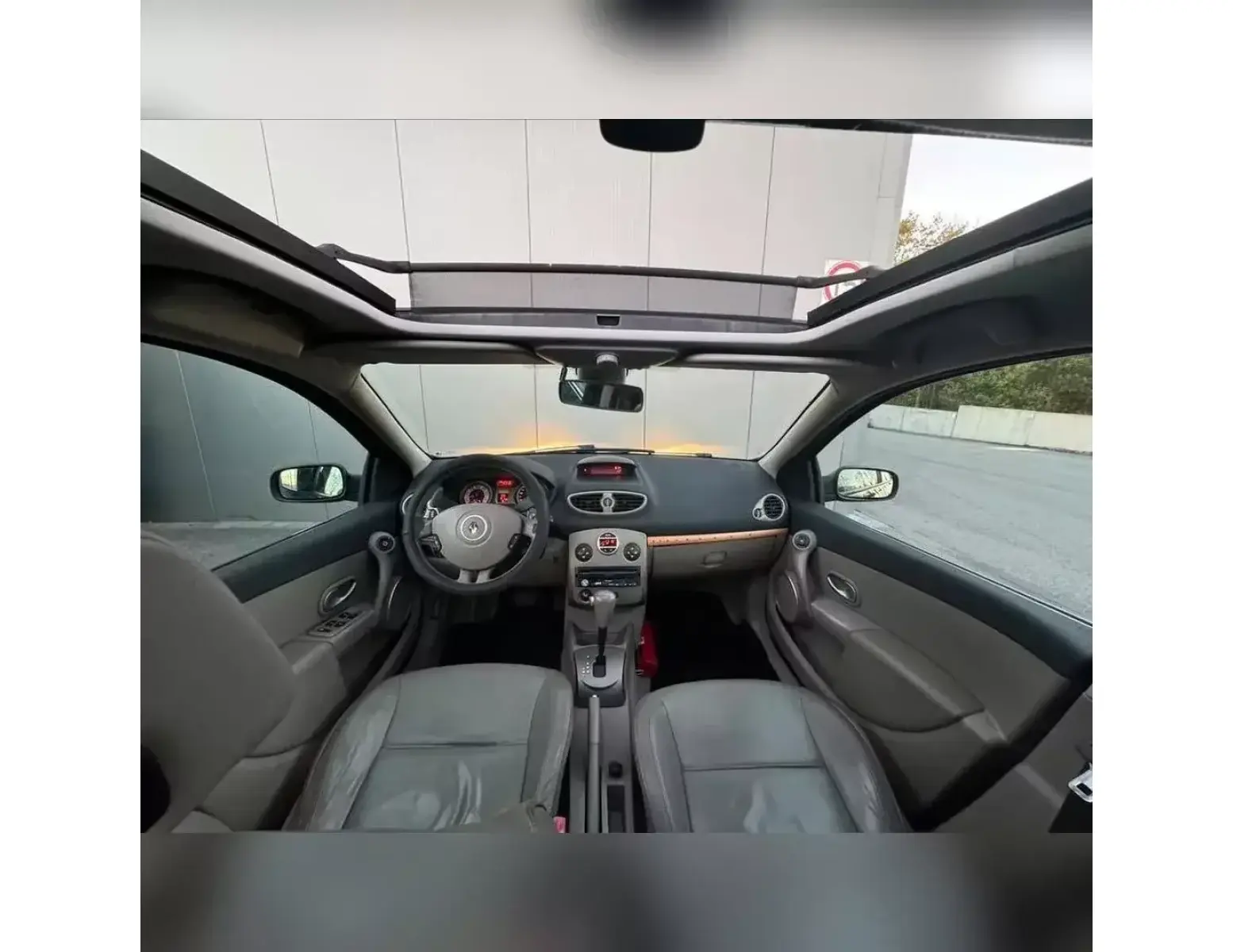 RENAULT CLIO 1.6i AUTOMAAT BENZINE PANO LEDER