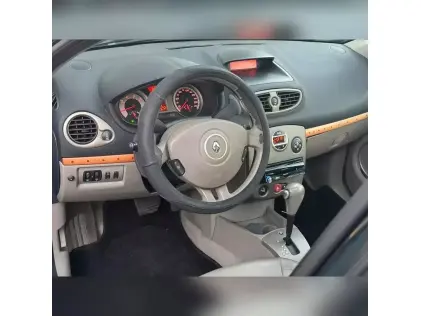 RENAULT CLIO 1.6i AUTOMAAT BENZINE PANO LEDER