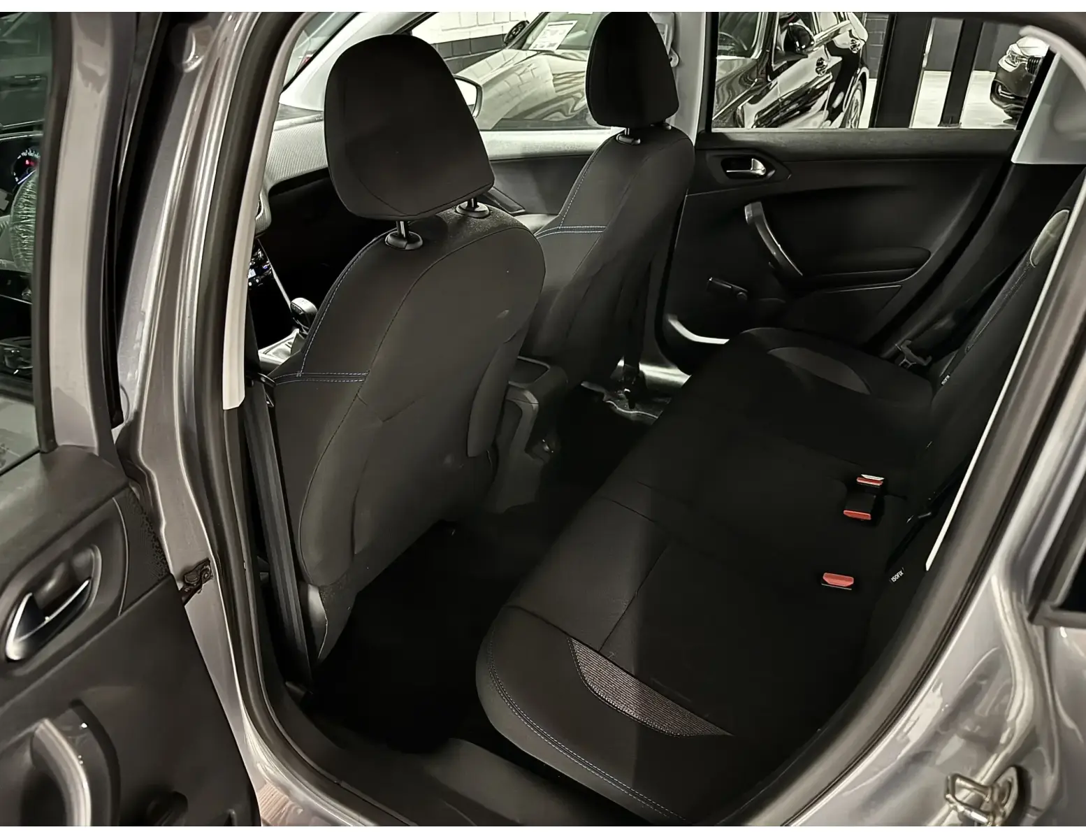Peugeot 2008 1.2i 2018 | Grijs | Topconditie | Benzine ✅