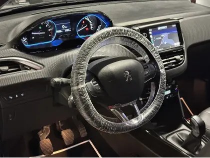 PEUGEOT 2008 1.2 PURETECH | 98.000 KM | Pano Dak | 2017