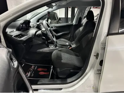 Peugeot 2008 PureTech 2017 | 80.000 km | Zeer Net! ✅