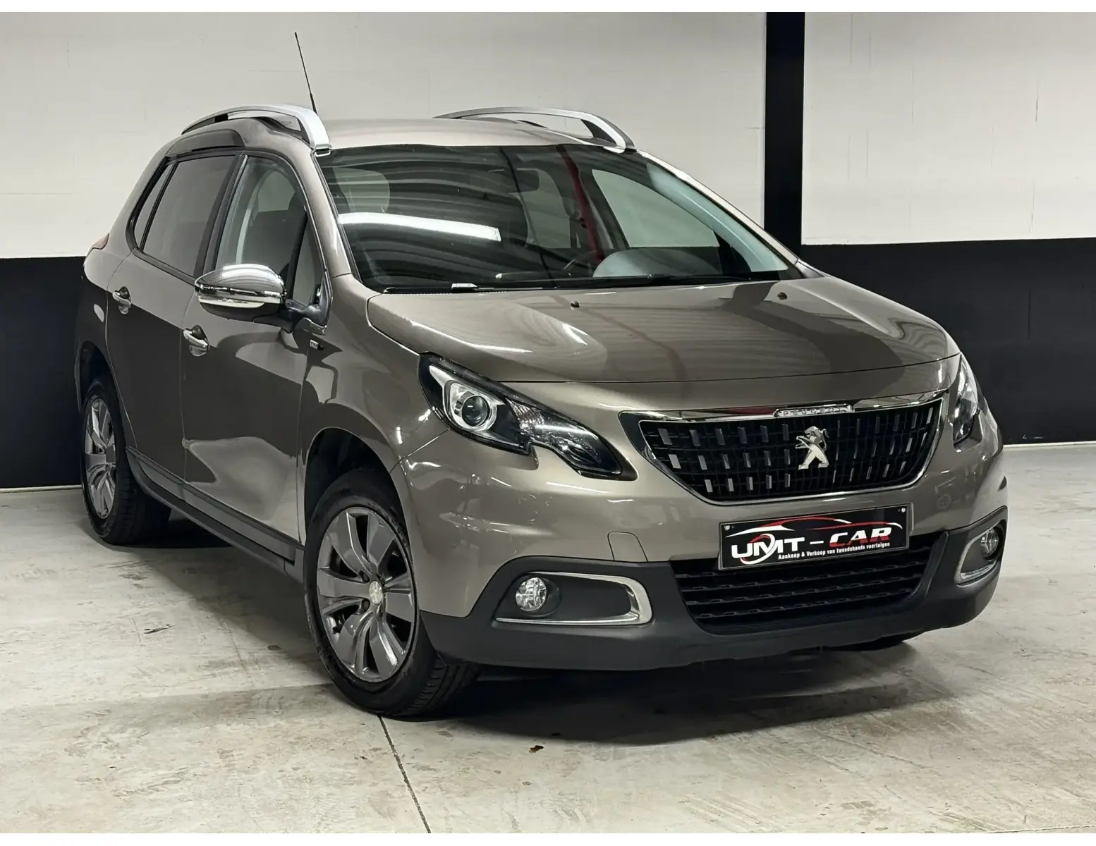 Zeldzame Beige Peugeot 2008 | 1.2i PureTech | 2017 ✅