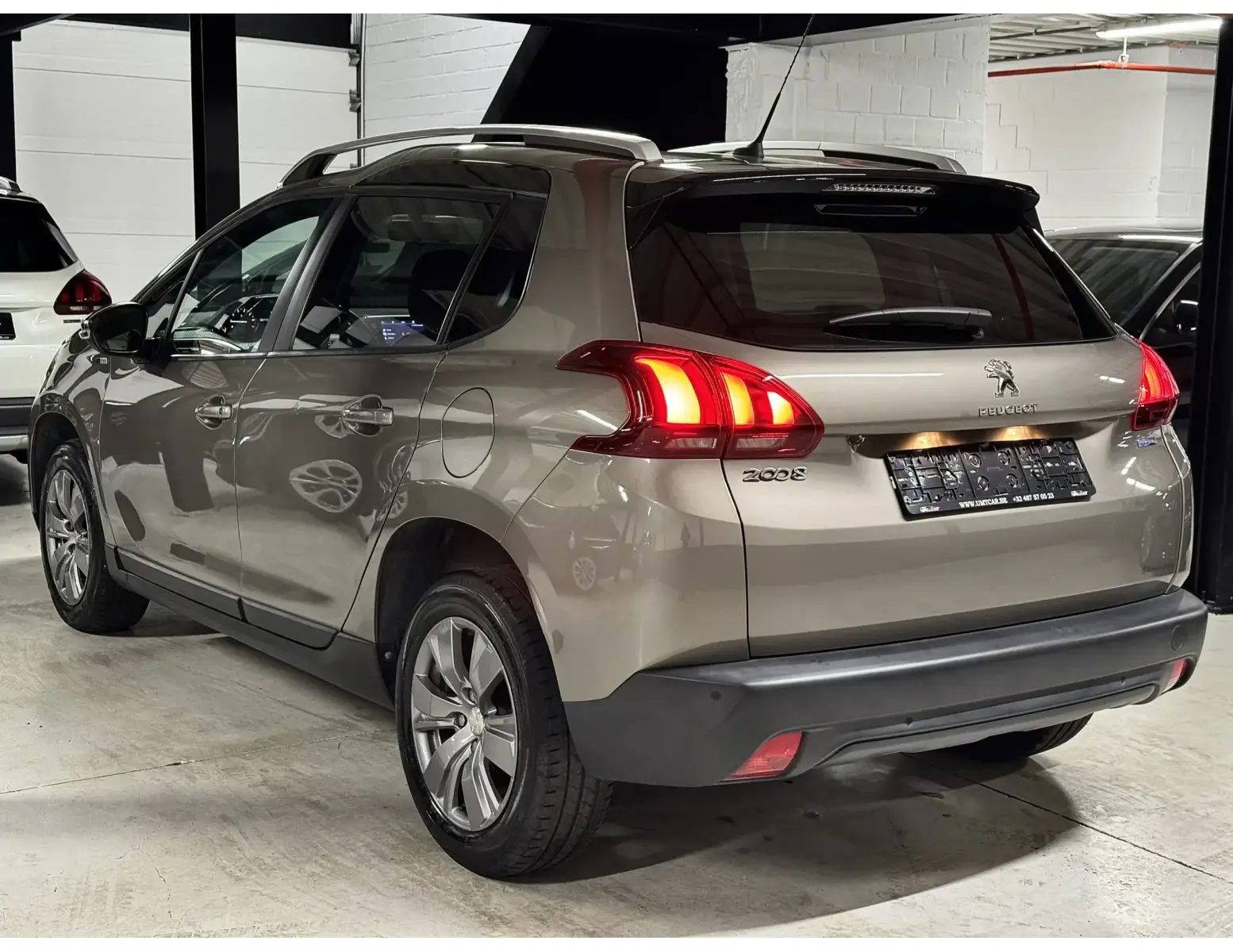 Zeldzame Beige Peugeot 2008 | 1.2i PureTech | 2017 ✅