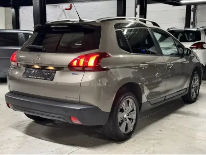 Zeldzame Beige Peugeot 2008 | 1.2i PureTech | 2017 ✅