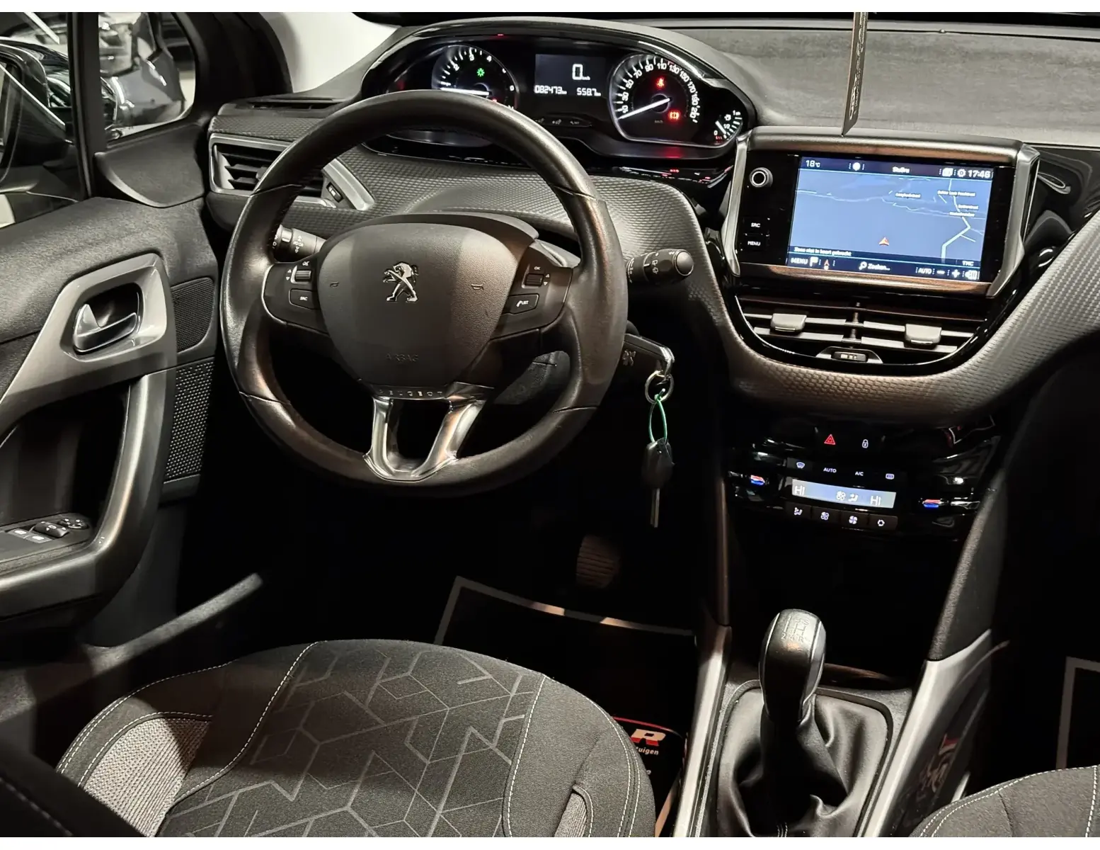 Zeldzame Beige Peugeot 2008 | 1.2i PureTech | 2017 ✅