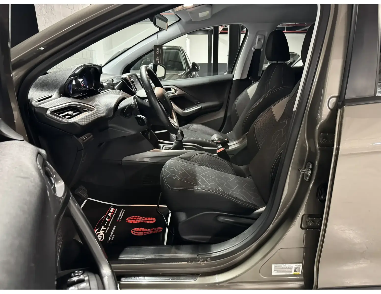 Zeldzame Beige Peugeot 2008 | 1.2i PureTech | 2017 ✅
